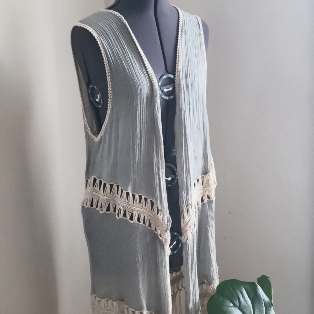 Umgee Sleeveless Fringe Shirt